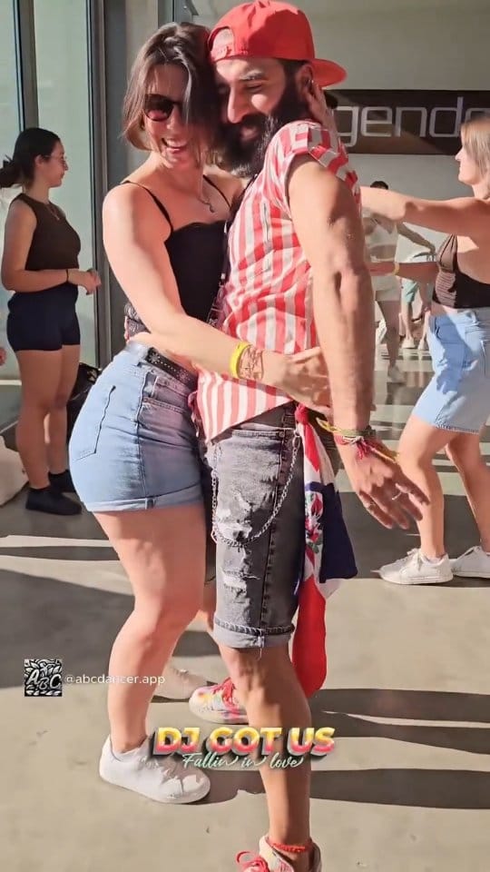 Post 2 by DANCE LEE BARBACHATA / SALSA / HIP HOP on Instagram (video)