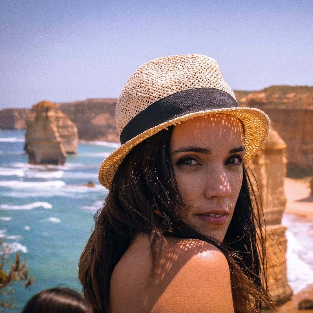 Post 9 by Alba & Beli on Instagram (carousel)