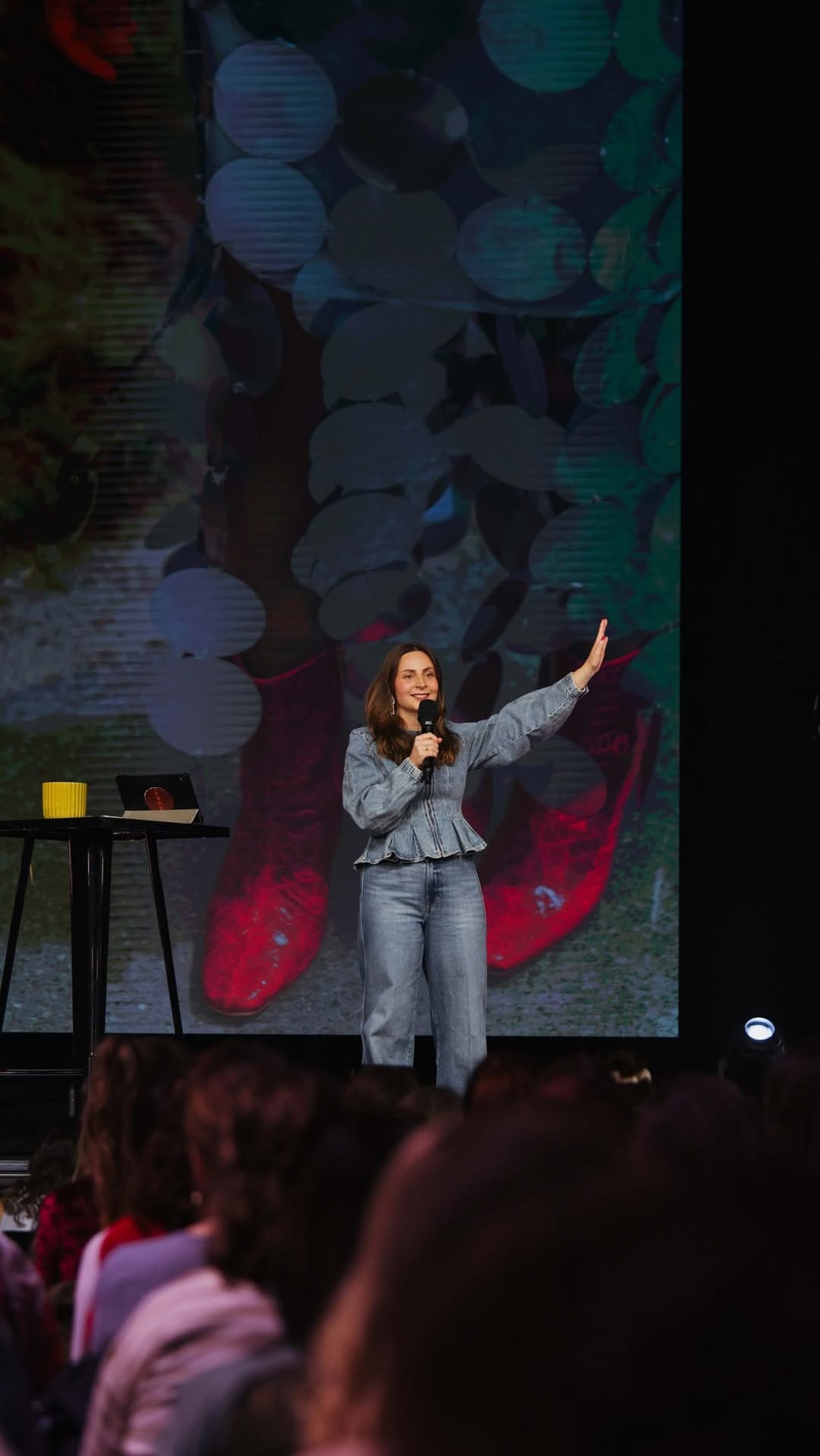 Post 6 by Hillsong Germany, Zurich & Vienna on Instagram (video)