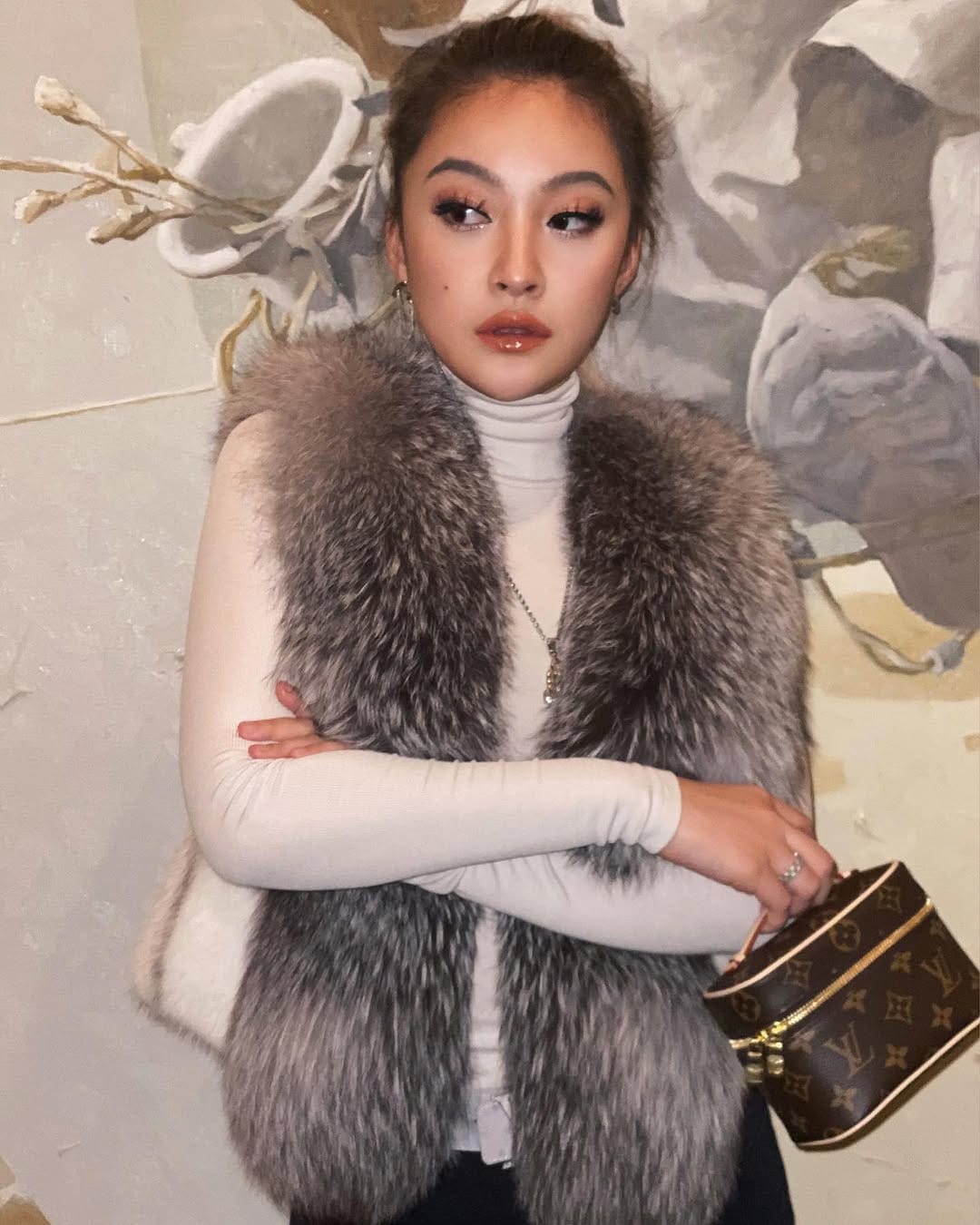 Post 10 by 𝐀𝐥𝐢𝐜𝐞 𝐉.𝐘. 𝐑𝐞𝐧 on Instagram (carousel)