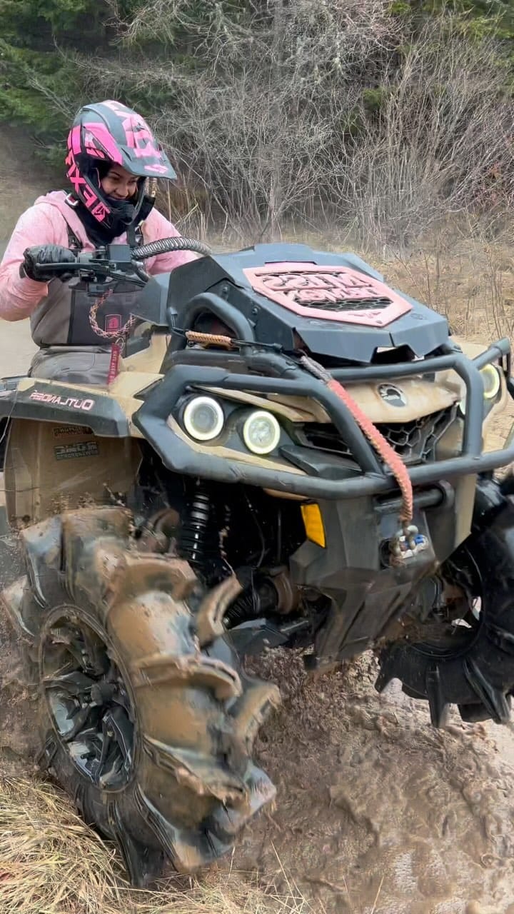 Post 8 by LARYAH | OFF-ROAD/ATV | CAN-AM on Instagram (video)