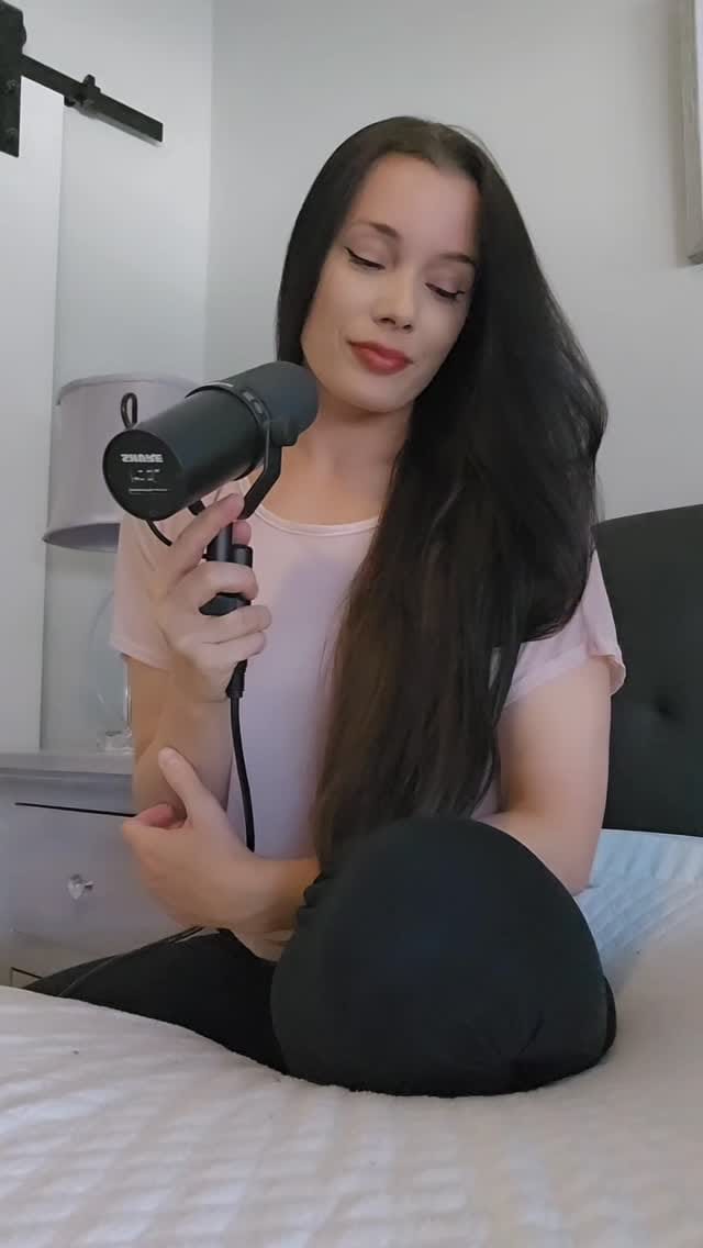Post 2 by J E N N I F E R   V I C T O R on Instagram (video)