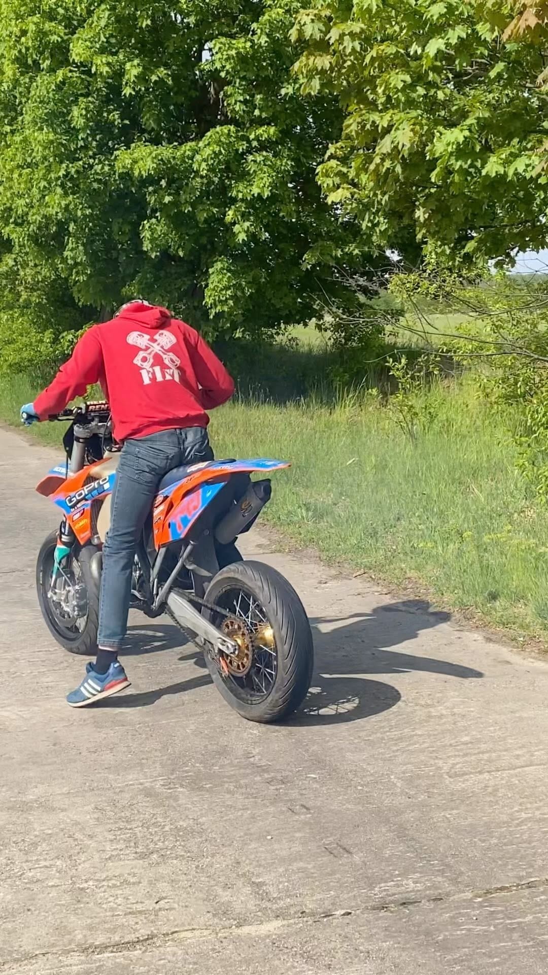 Post 8 by Jan 🇩🇪 on Instagram (video)