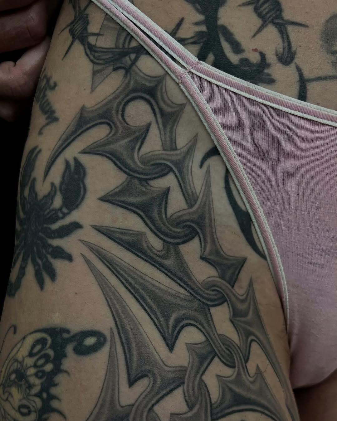 Post 9 by 𝕬𝖓𝖉𝖗𝖔𝖒𝖊𝖉𝖆 on Instagram (image)