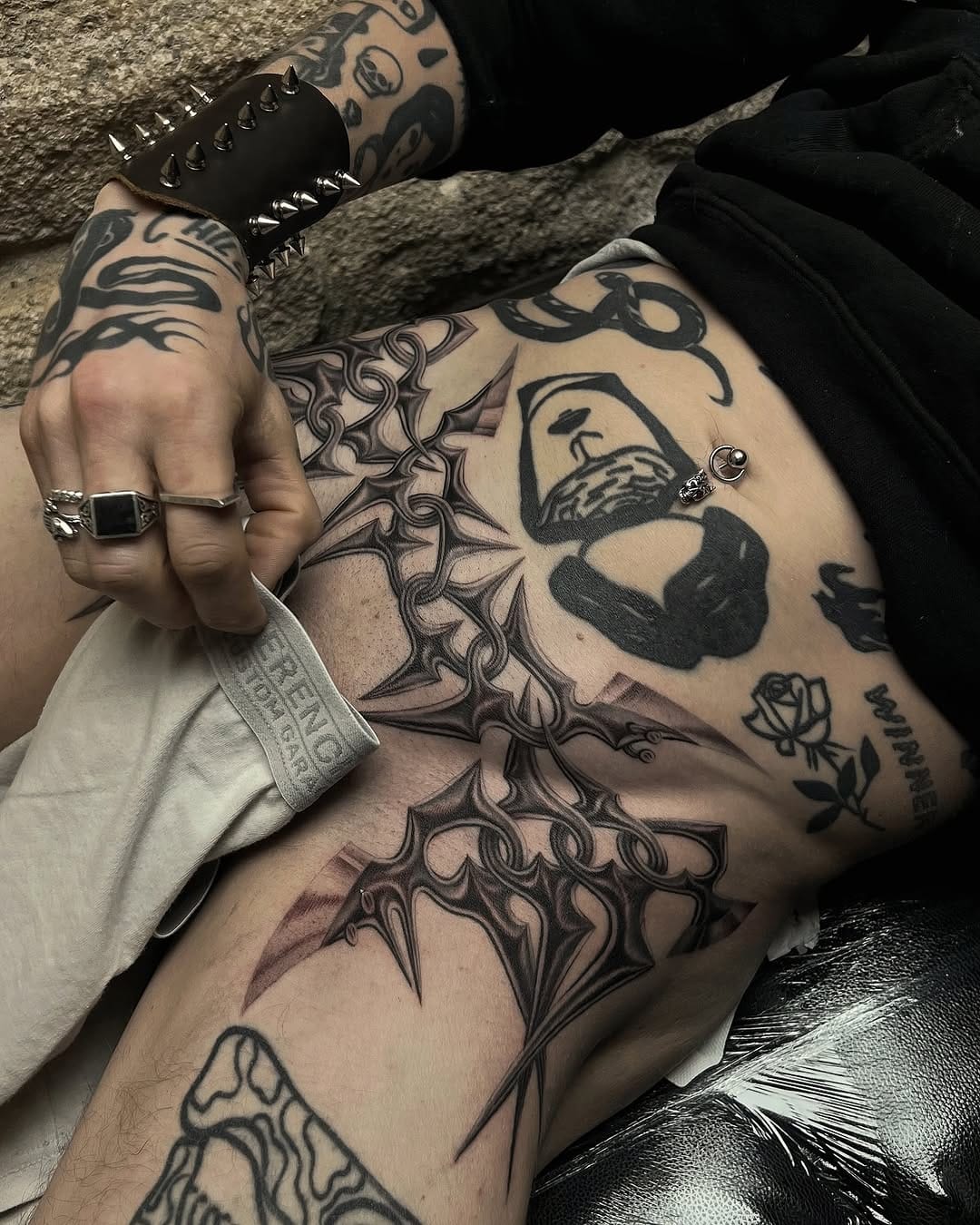 Post 7 by 𝕬𝖓𝖉𝖗𝖔𝖒𝖊𝖉𝖆 on Instagram (image)