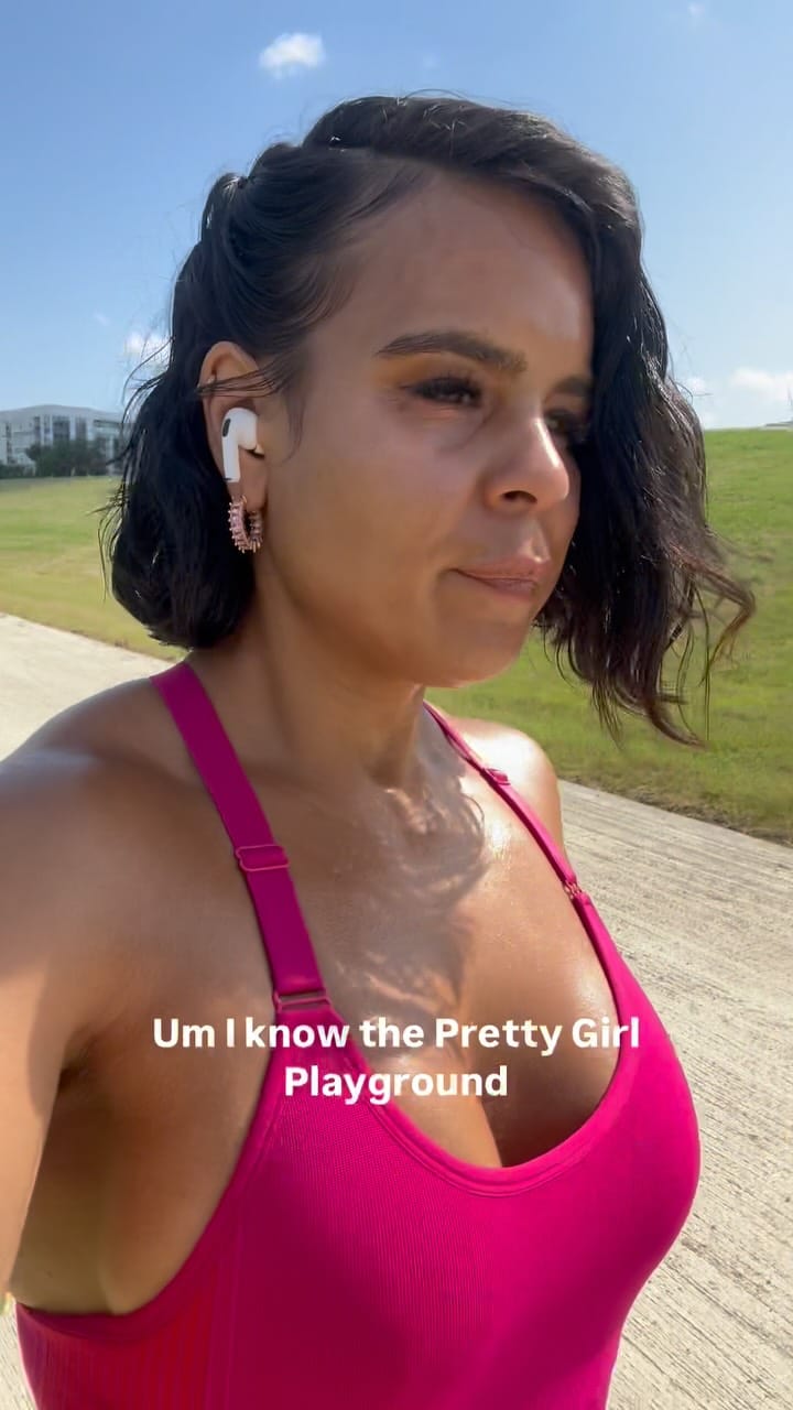 Post 6 by Epseia & Elycia Fitness on Instagram (video)