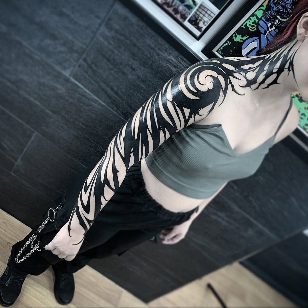 Post 5 by HIENA🦇Freehand Tattoo on Instagram (carousel)