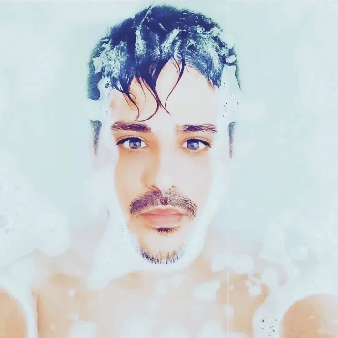 Post 6 by Angel Benitez Guerrero on Instagram (image)