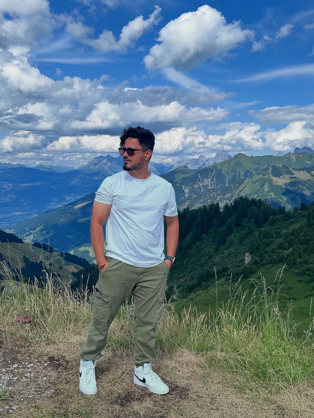 Post 6 by Yahya Haidari on Instagram (image)
