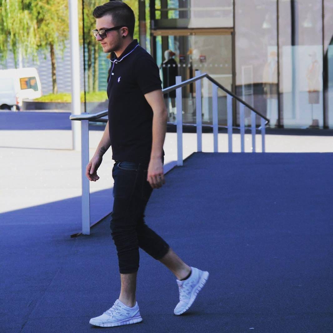 Post 10 by @allblack_____ on Instagram (image)