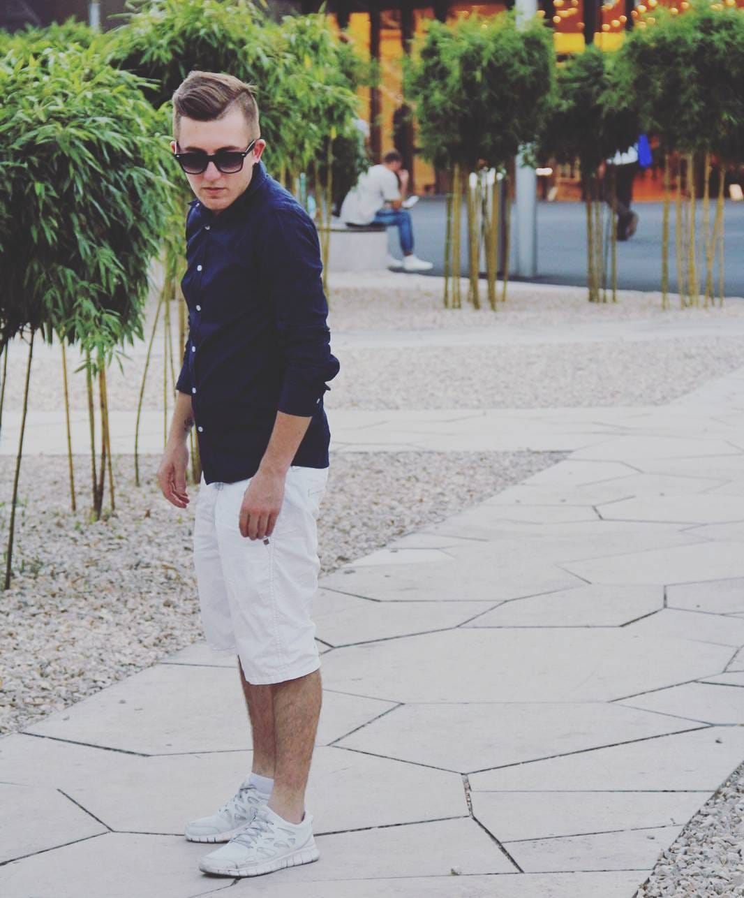 Post 7 by @allblack_____ on Instagram (image)