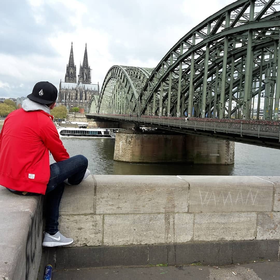 Post 1 by @allblack_____ on Instagram (image)