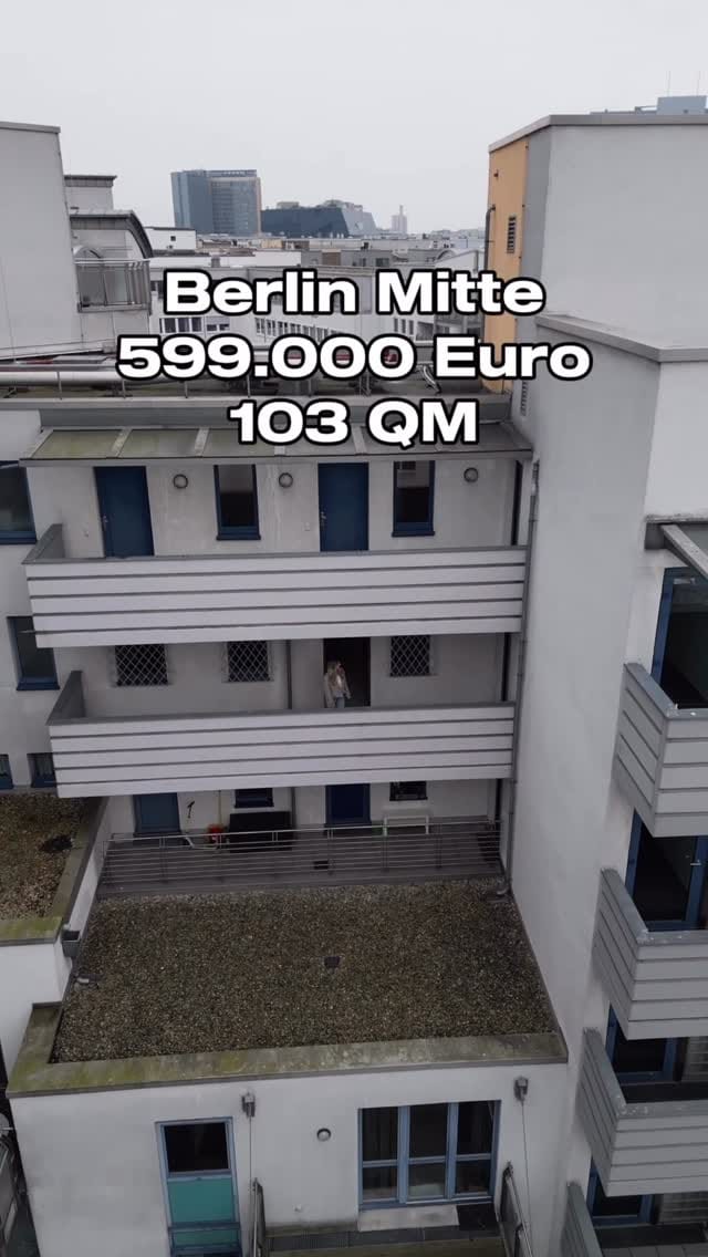 Post 5 by MaklerBerlin ® on Instagram (video)