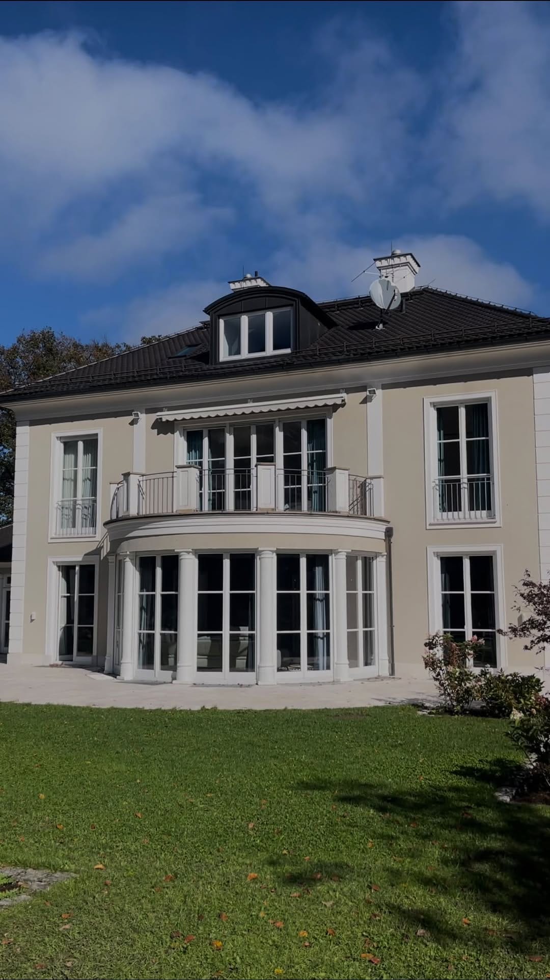 Post 10 by upmarket properties on Instagram (video)