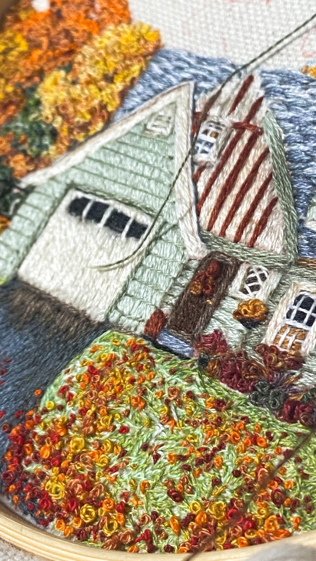 Post 4 by Quinn Bray | Embroidery Artist on Instagram (video)