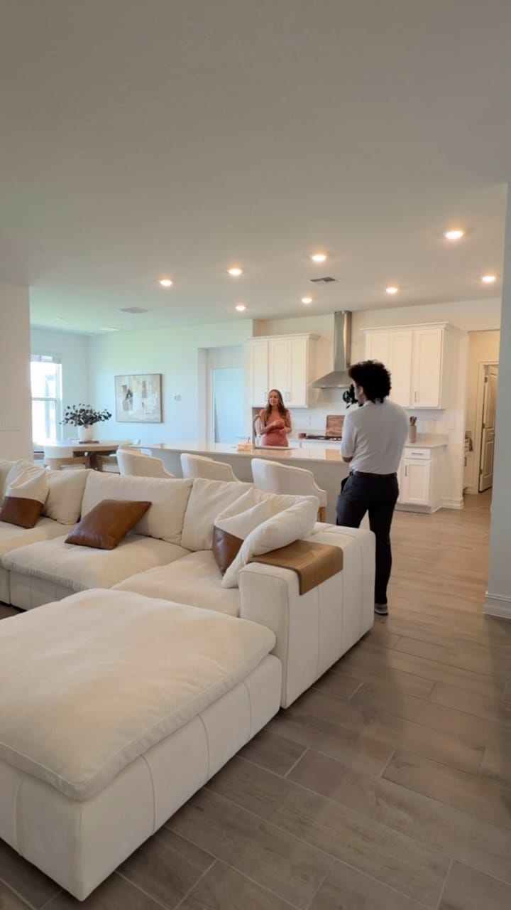 Post 2 by Karina Bell on Instagram (video)