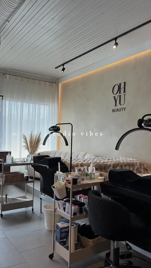 Post 2 by VANCOUVER BROWS & TRAINING on Instagram (video)