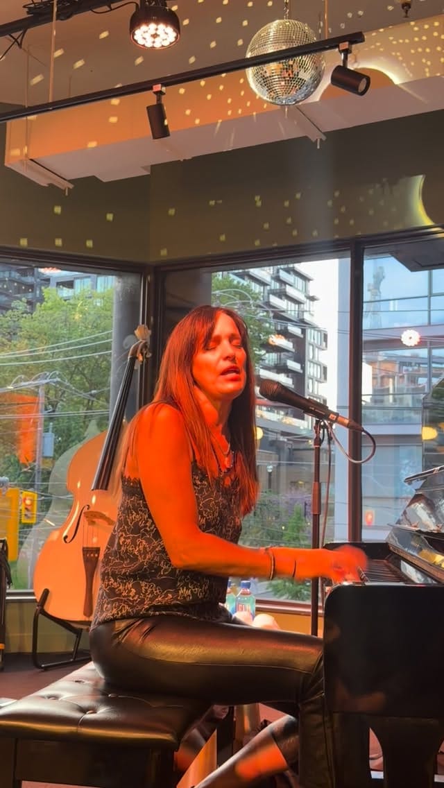 Post 4 by Gabriella de la Torre on Instagram (video)
