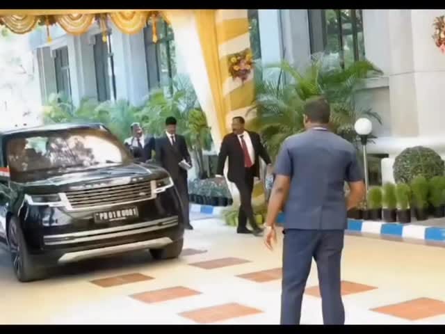 Post 4 by Naveen ManickamBusinessCoach on Instagram (video)