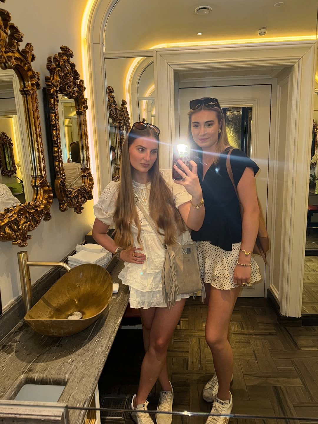 Post 10 by Lea Alwine Anna Feline Senner on Instagram (carousel)