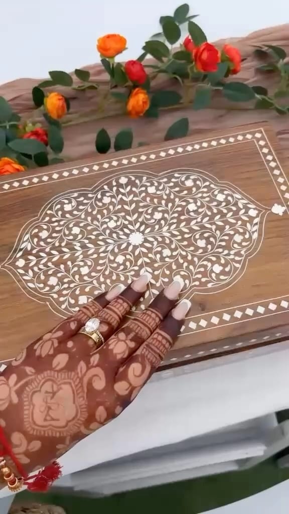 Post 1 by SIMRAN | HENNA ARTIST on Instagram (video)