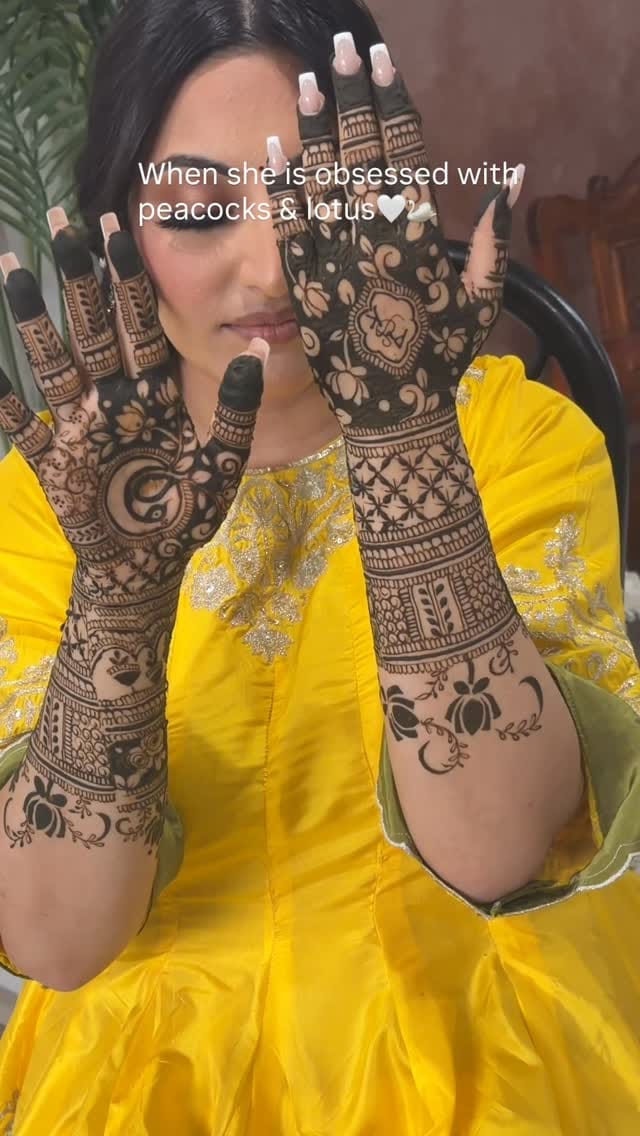 Post 5 by SIMRAN | HENNA ARTIST on Instagram (video)