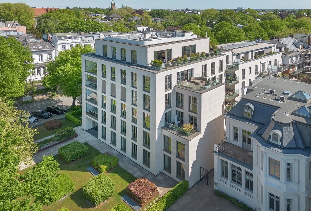 Post 4 by Engel & Völkers Hamburg Alster on Instagram (carousel)