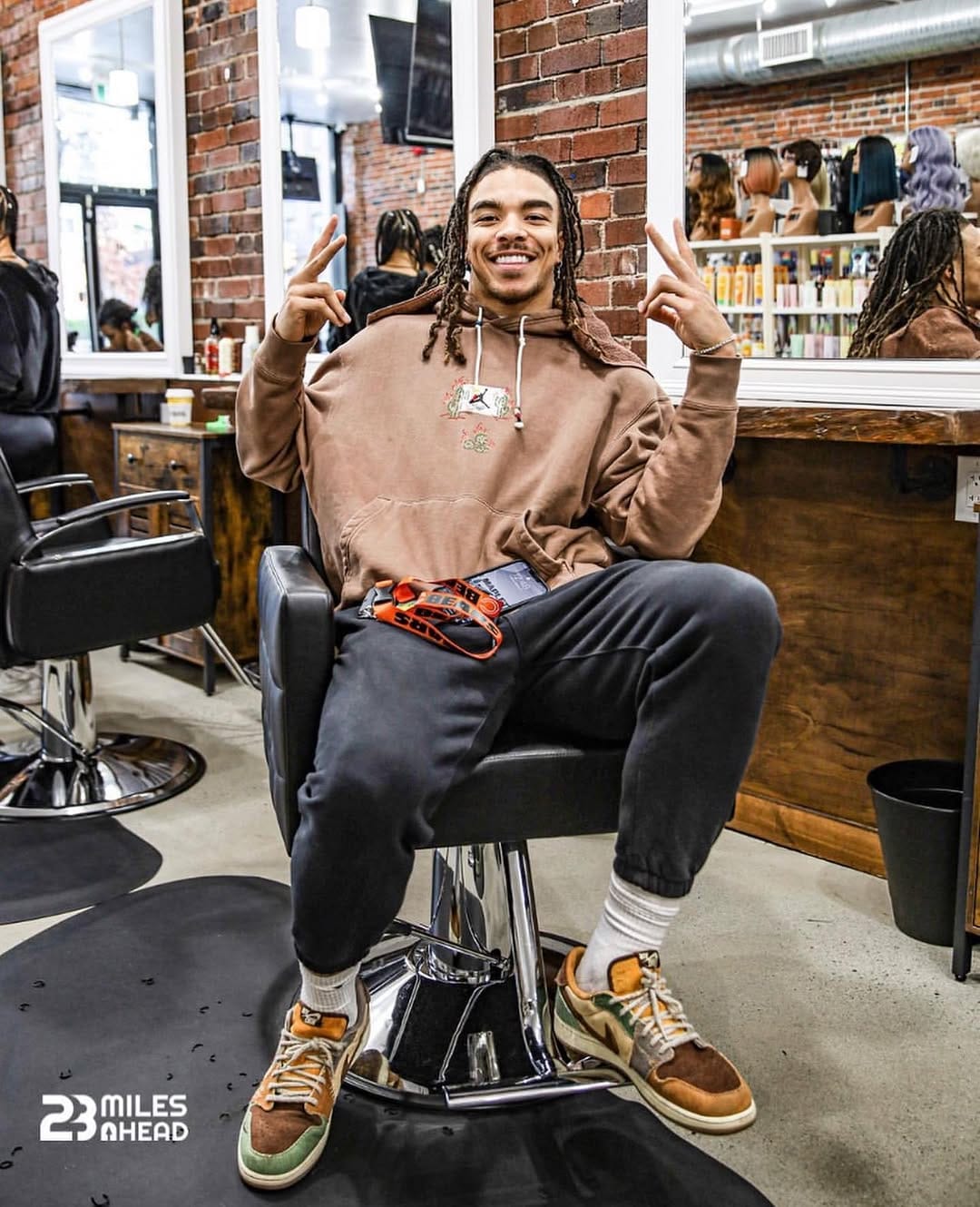 Post 9 by Afro Hair Studio | HAIR SALON on Instagram (carousel)