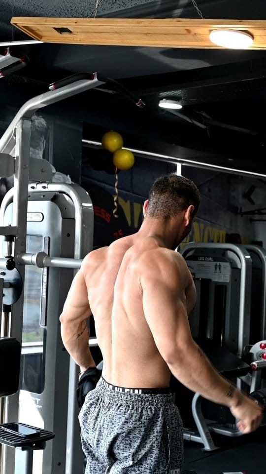 Post 4 by Kunal on Instagram (video)