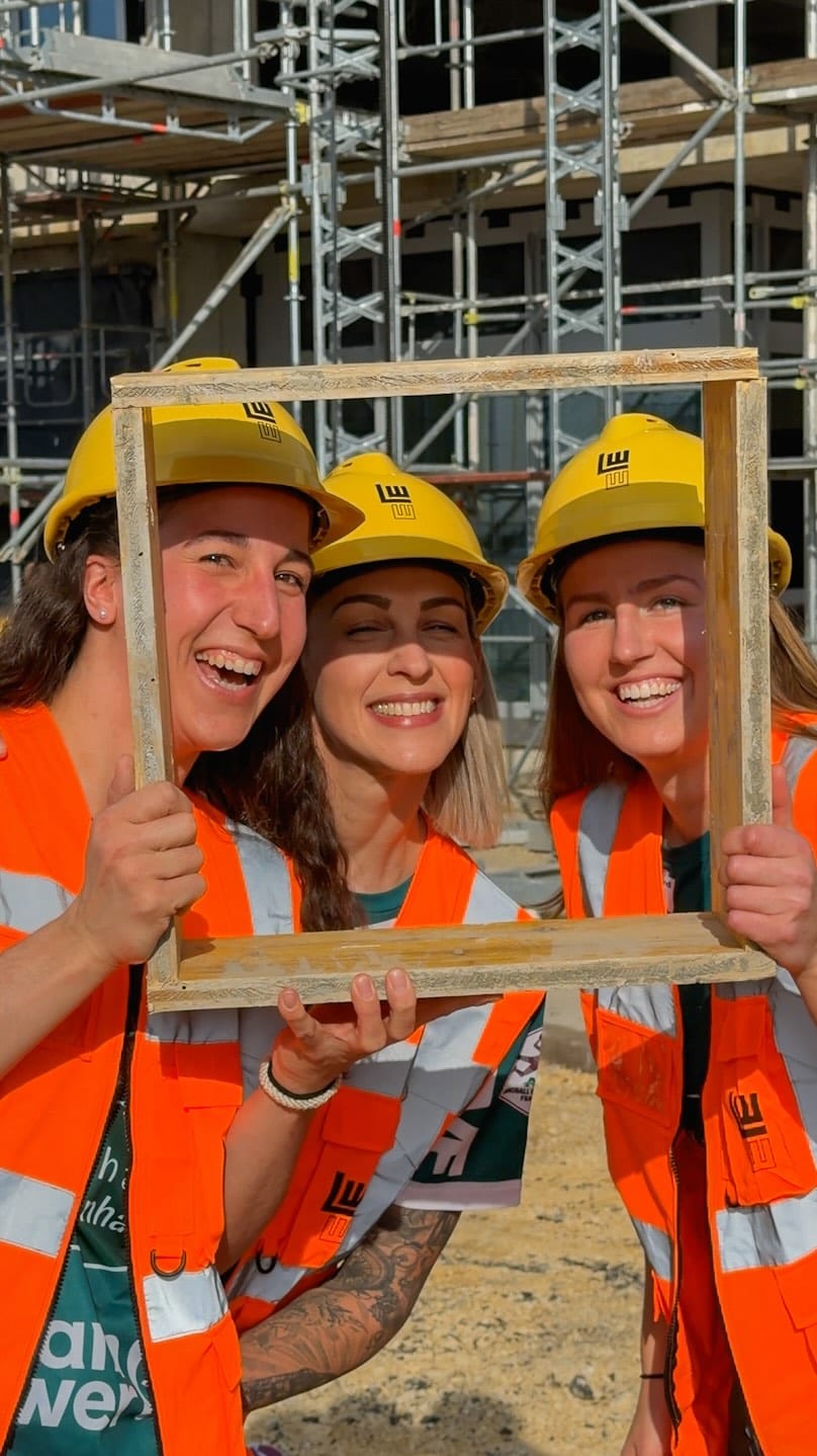 Post 6 by LEONHARD WEISS | Ausbildung | Studium on Instagram (video)