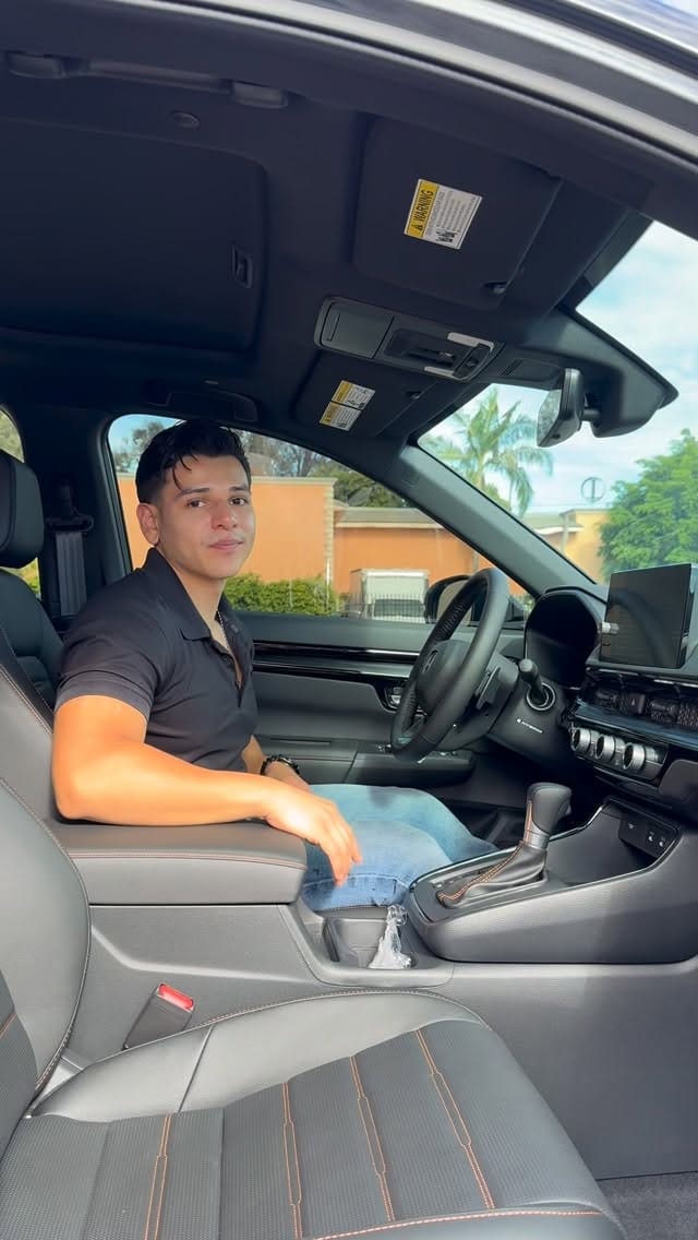 Post 9 by Brayan Martínez on Instagram (video)