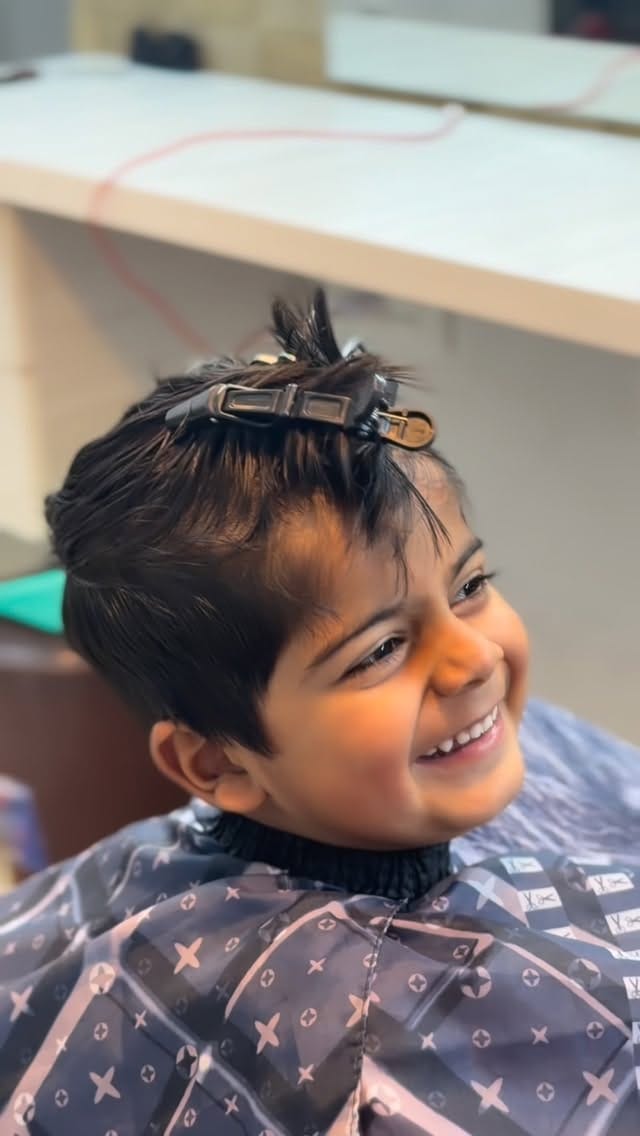 Post 5 by Makeup Master salon🧿 on Instagram (video)