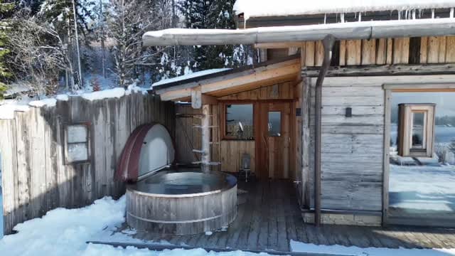 Post 6 by Dreisessel Chalets on Instagram (video)
