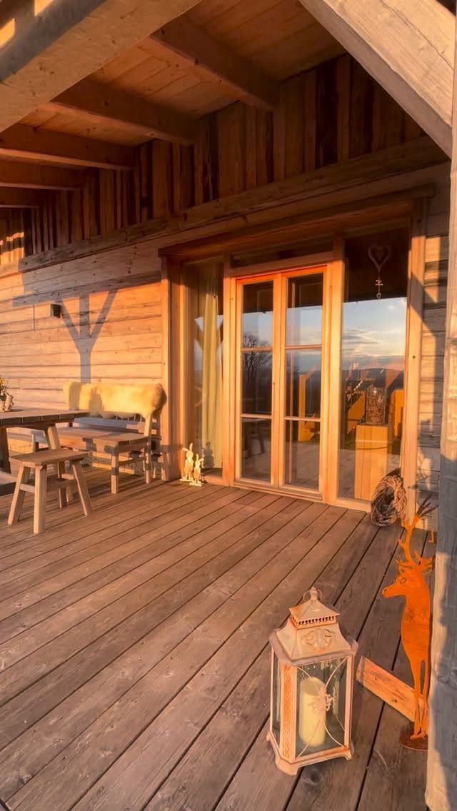 Post 2 by Dreisessel Chalets on Instagram (video)