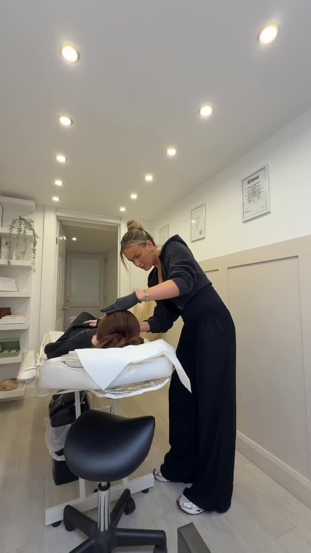 Post 1 by BROWS BY BOBBIE on Instagram (video)