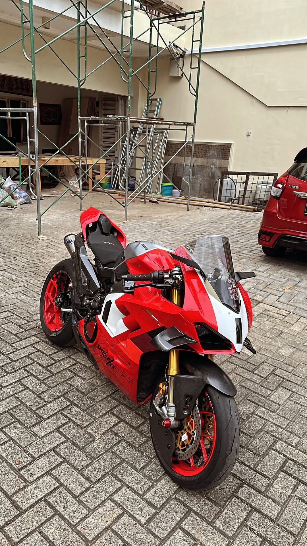 Post 1 by Antony Hillenaar on Instagram (video)