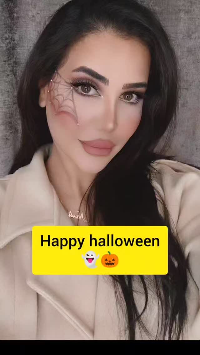 Post 2 by نازلی/میکاپ on Instagram (video)