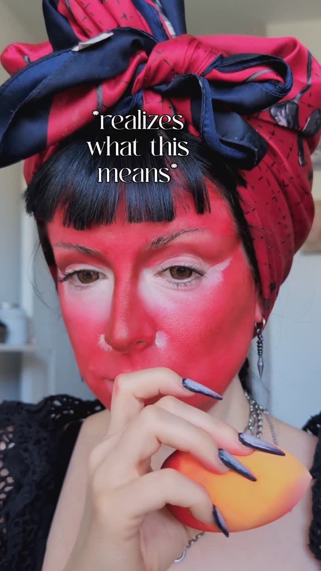 Post 4 by Isa Strawberry on Instagram (video)
