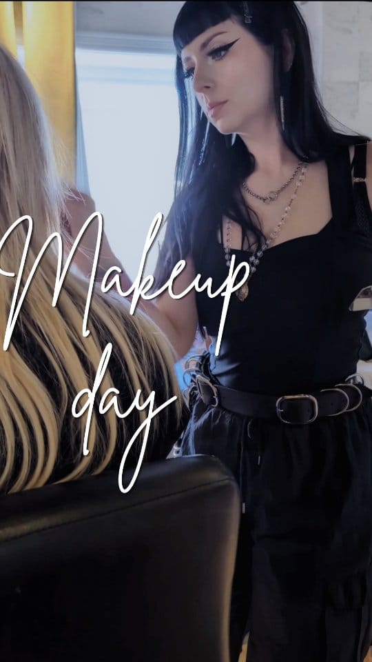 Post 2 by Isa Strawberry on Instagram (video)