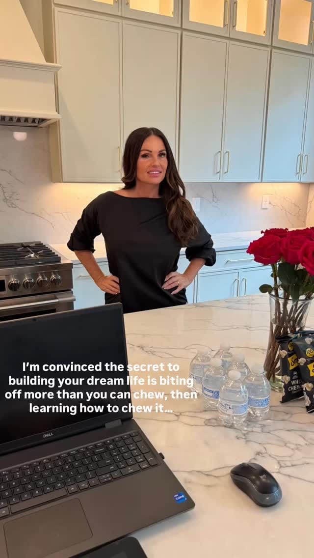 Post 7 by Nina Tingle on Instagram (video)
