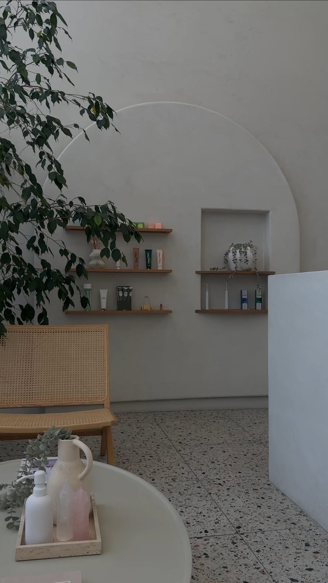 Post 4 by Rō Dental Studio on Instagram (video)