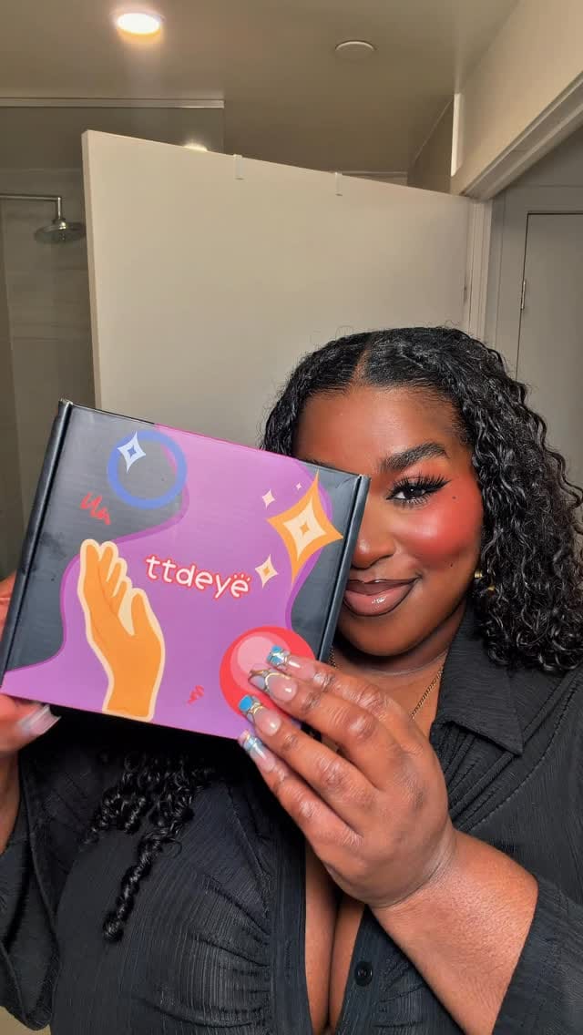 Post 2 by NICOLE | Makeup Artist & Content Creator on Instagram (video)