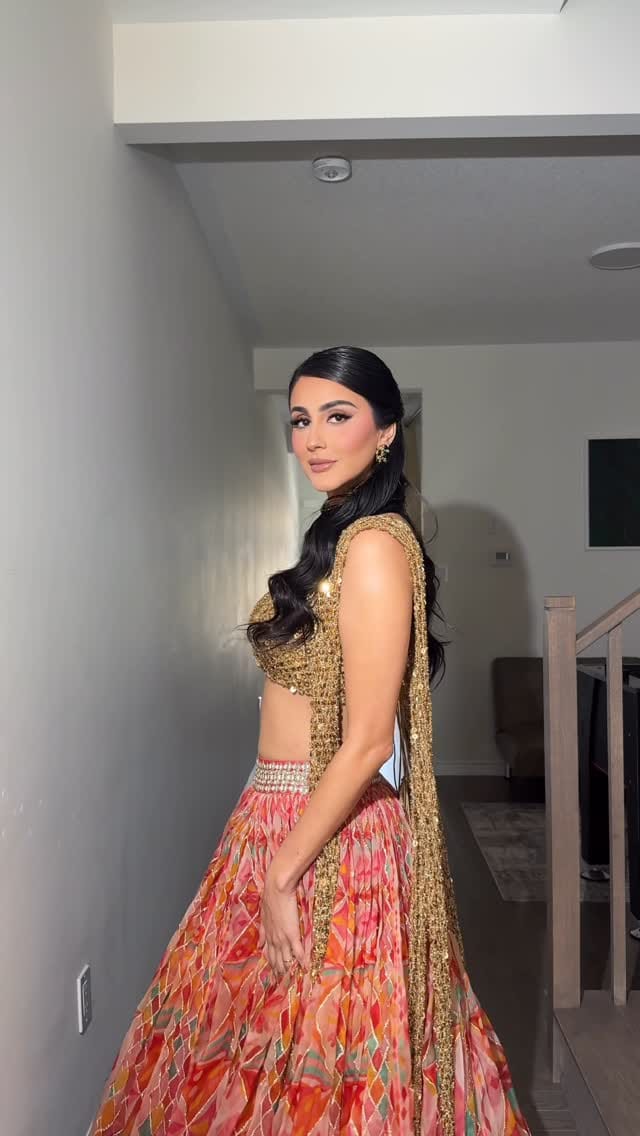 Post 1 by Yasmine Lashkari on Instagram (video)