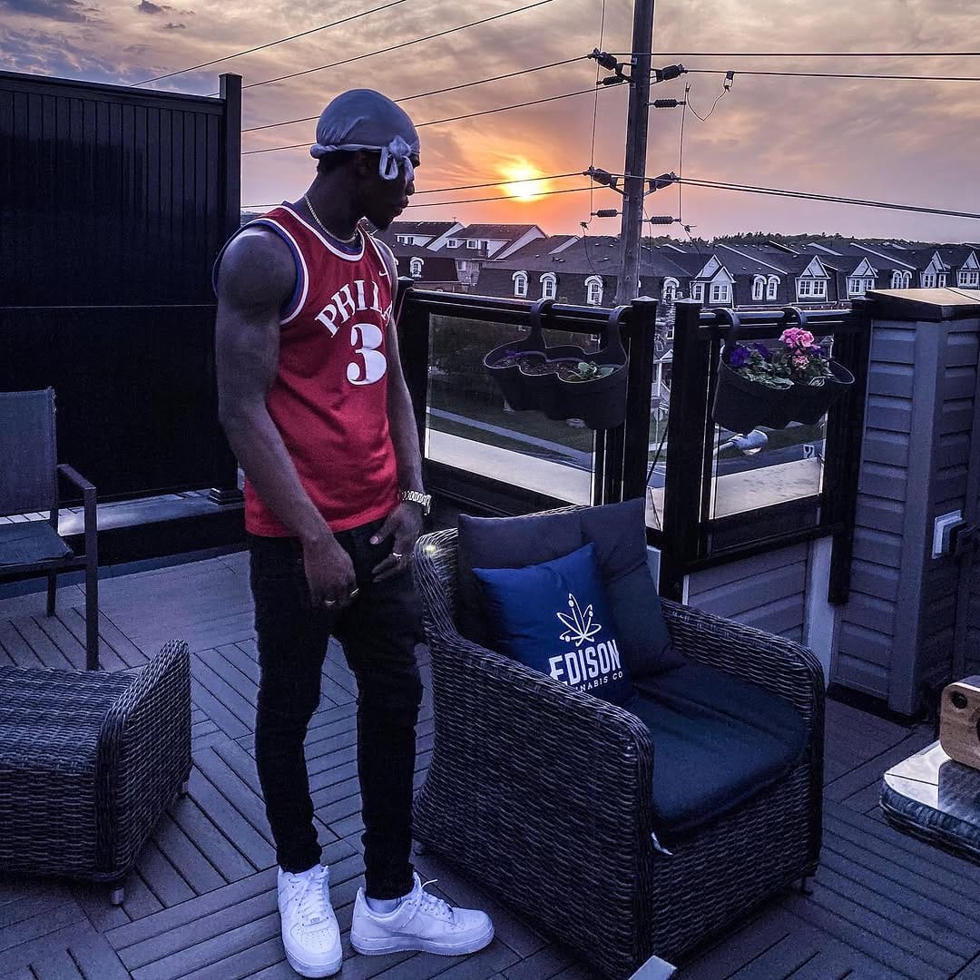 Post 1 by Tats on Instagram (image)