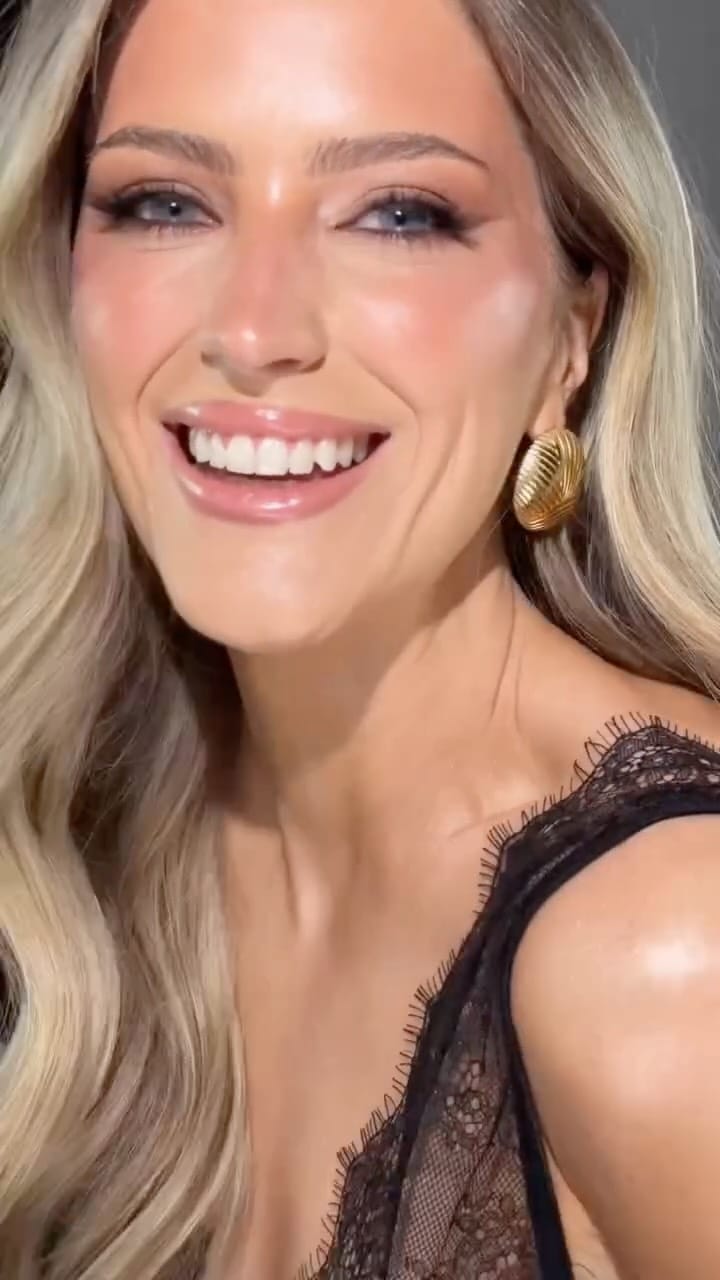 Post 7 by ELITE MAKEUP ARTIST| CANADA on Instagram (video)