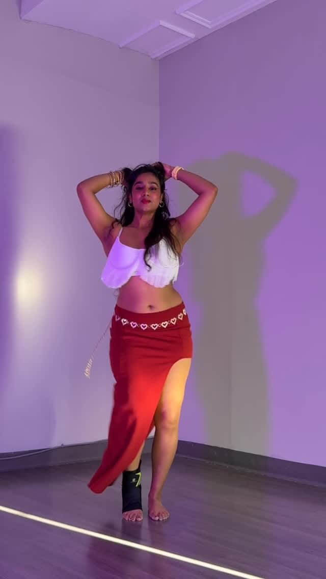 Post 8 by Rashmi Khade on Instagram (video)