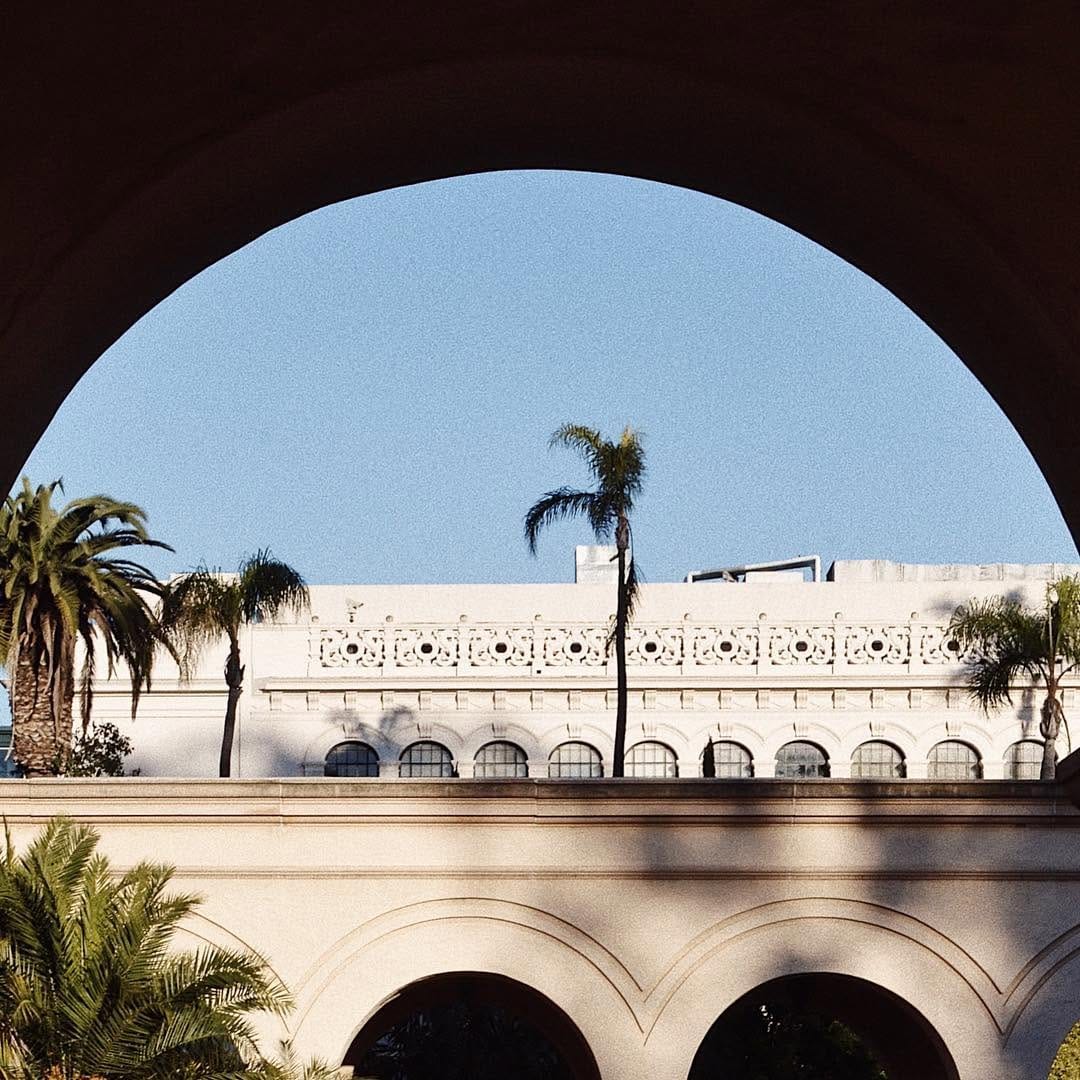 Post 10 by Vanessa on Instagram (image)