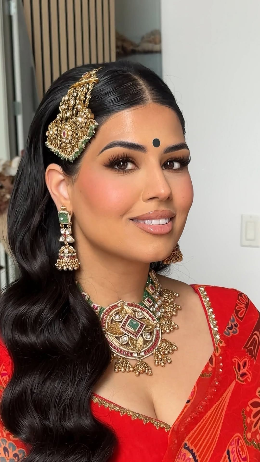 Post 6 by Jalica Kaur Rana•MAKEUP + HAIR ARTIST on Instagram (video)