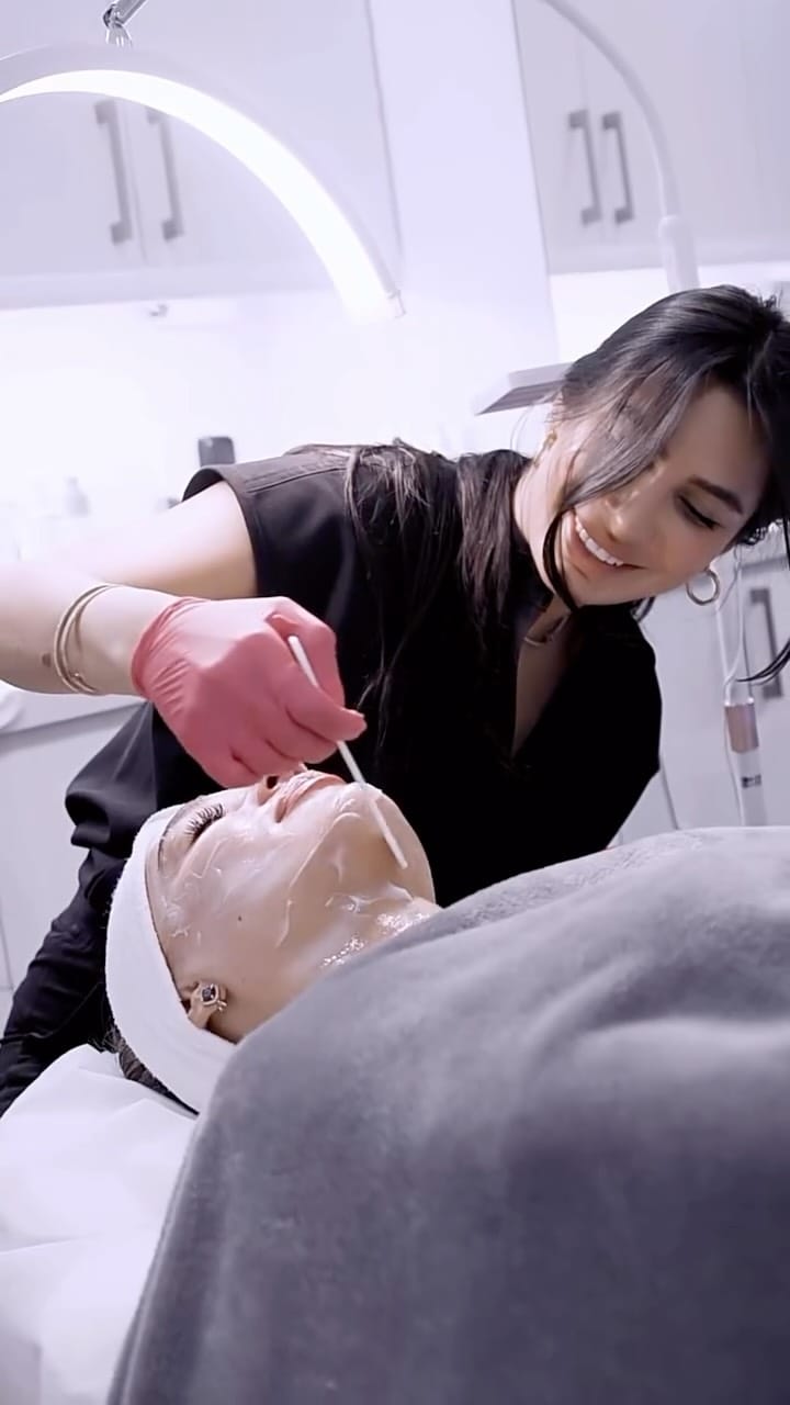 Post 6 by Forest Hill Cosmetic Clinic - Medical Aesthetics on Instagram (video)