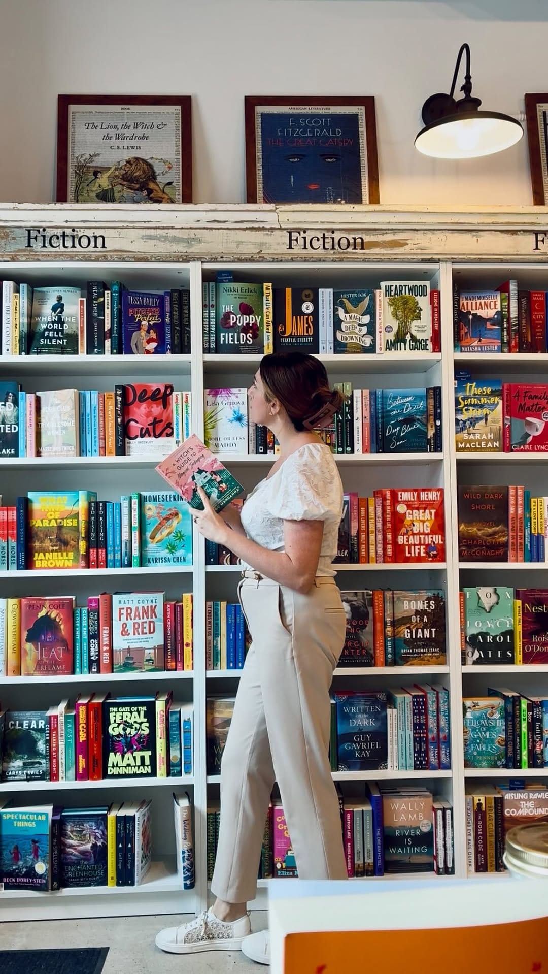 Post 4 by Alli | #bookstagram on Instagram (video)